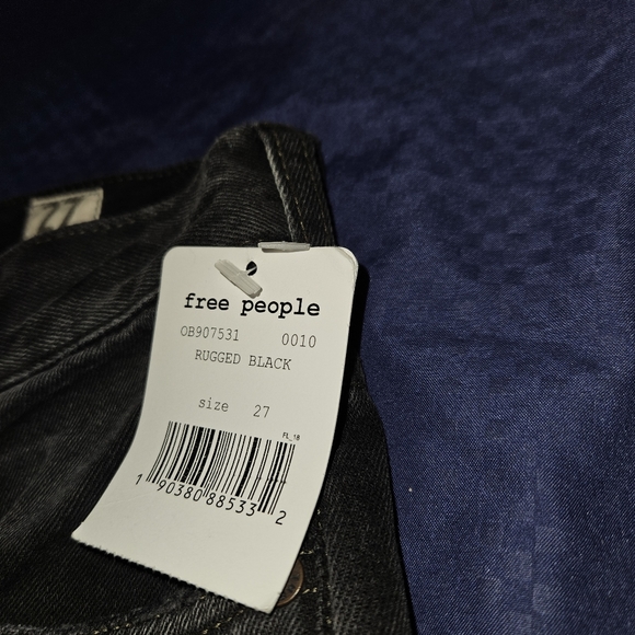 Free People Chewed Up Midrise Straight Jeans in Rugged Black Sizes 27 NWT - Picture 2 of 6